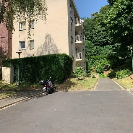 Renove En Bordure De Foret Appartement Clamart