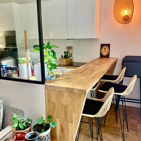 Renove En Bordure De Foret *