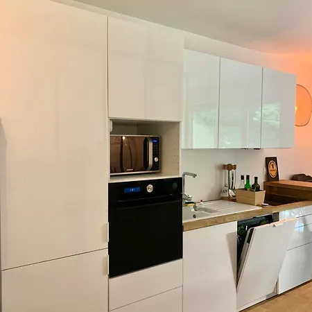 Renove En Bordure De Foret * Clamart